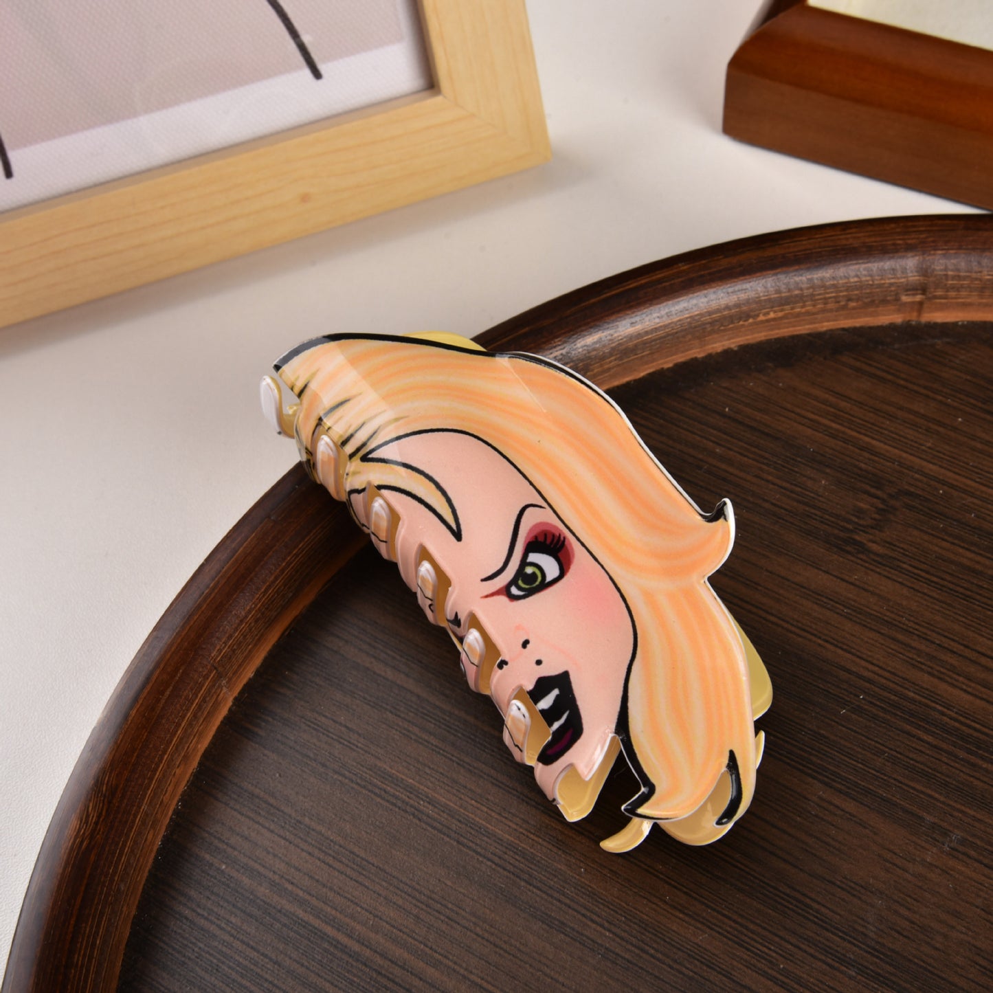 ๐งโโ๏ธ Perfect for Halloween โ Scream & Style with This Ghost Face Hair Clip! ๐