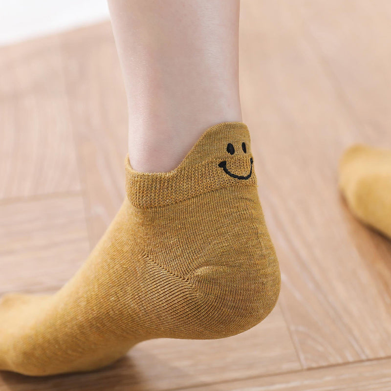 🔥10 Pairs Four Seasons Cartoon Embroidered Smiling Face Socks
