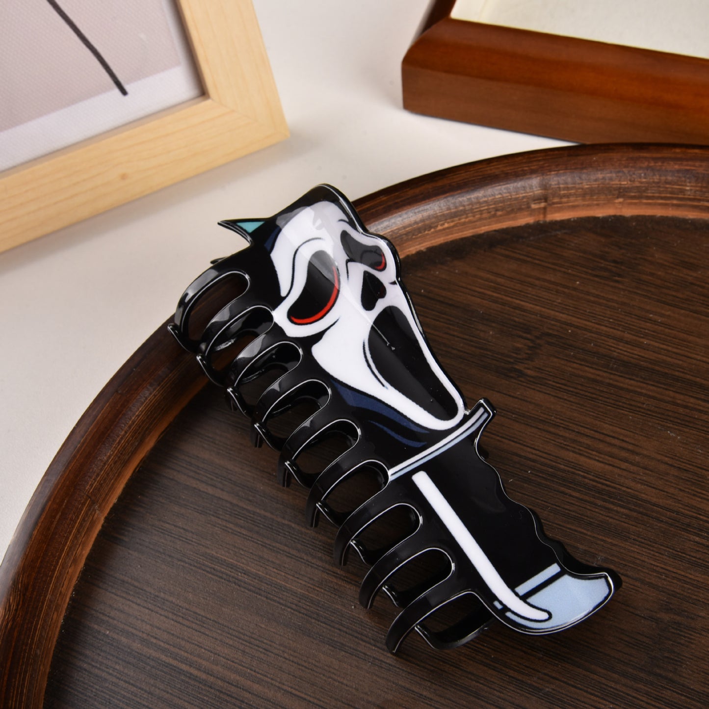 ๐งโโ๏ธ Perfect for Halloween โ Scream & Style with This Ghost Face Hair Clip! ๐