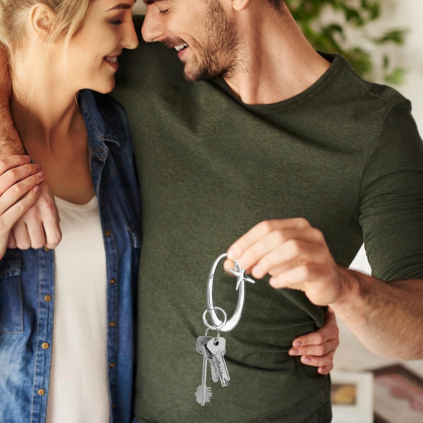 ✨ Hot Pick! Oversized Star Carabiner Key Ring