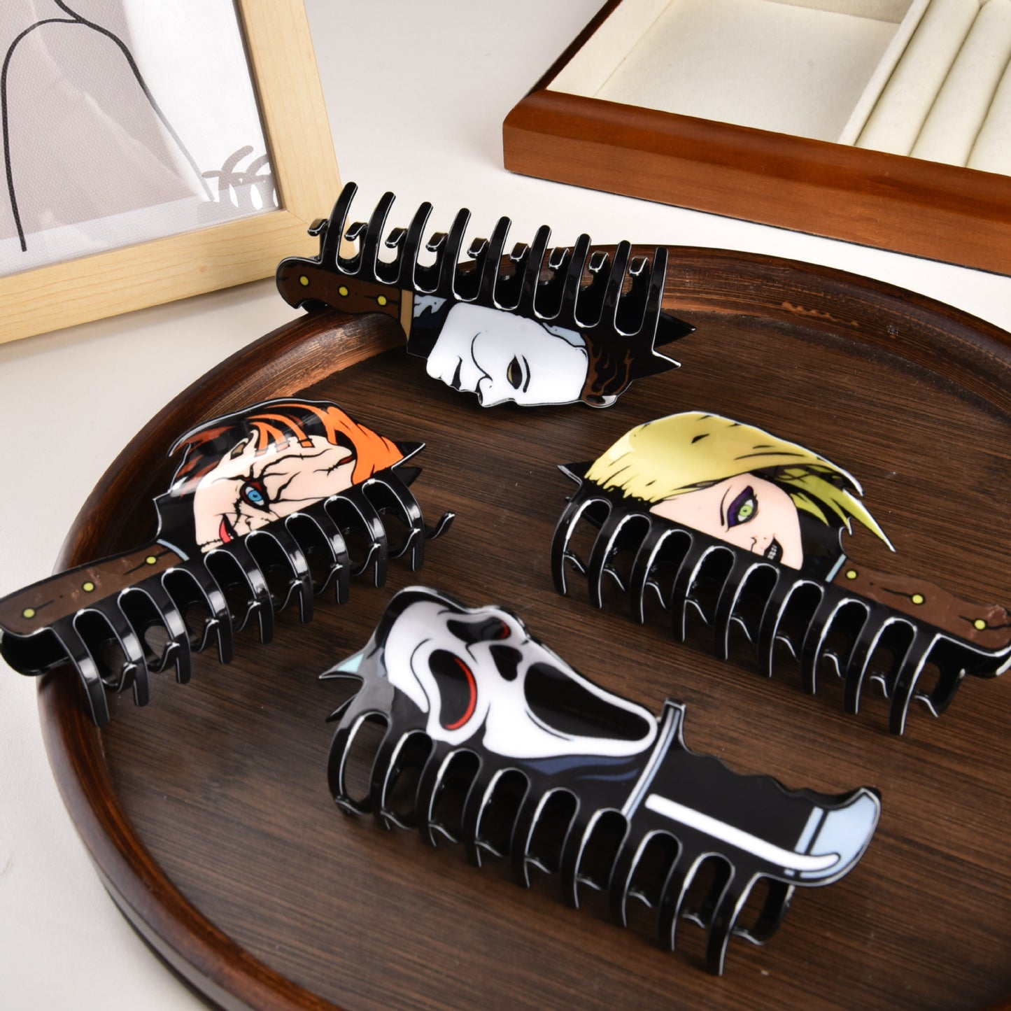 ๐งโโ๏ธ Perfect for Halloween โ Scream & Style with This Ghost Face Hair Clip! ๐